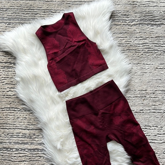 Fabletics two piece set. Size small top and bottom. Like new! - Picture 1 of 6